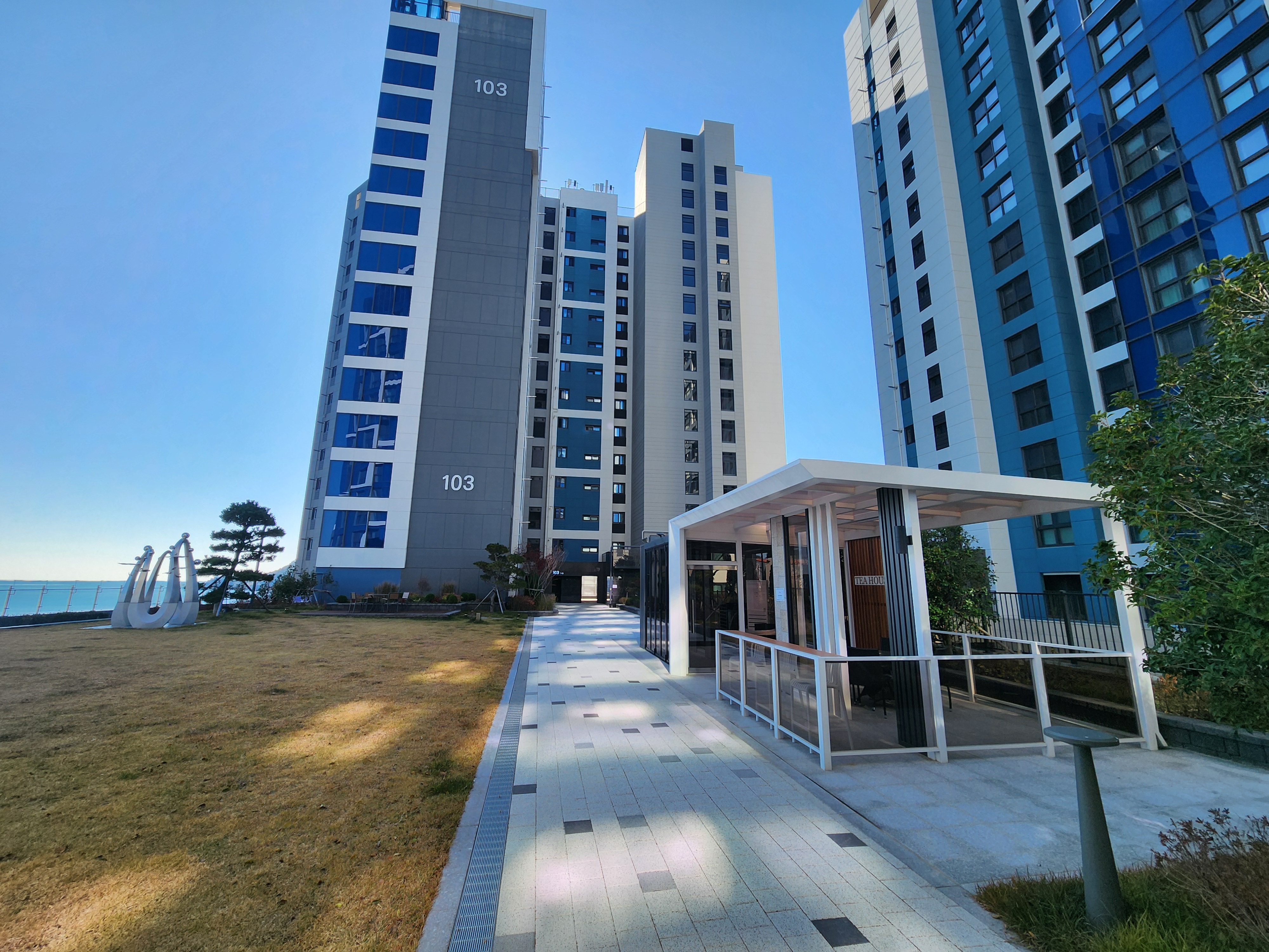 단지 전경과 커뮤니티 시설